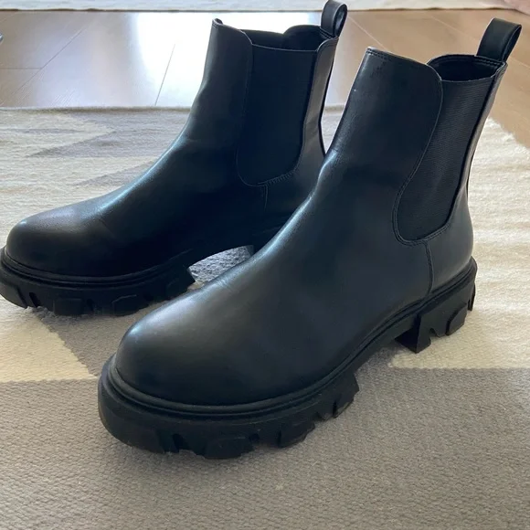 Chelsea Boot - Picture 4 of 6